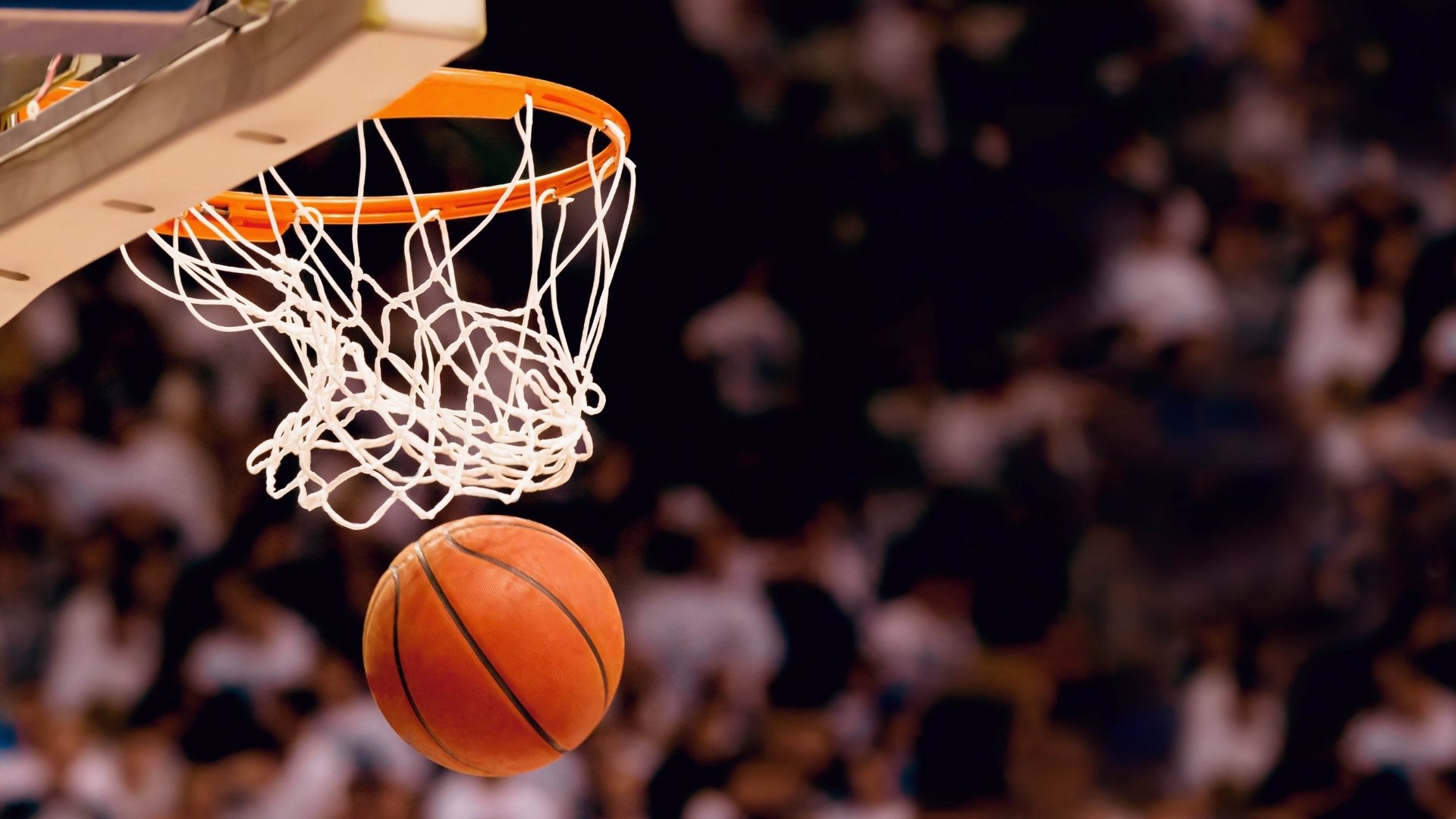 莱万复出，巴萨的及时雨，还是战术的双刃剑？|